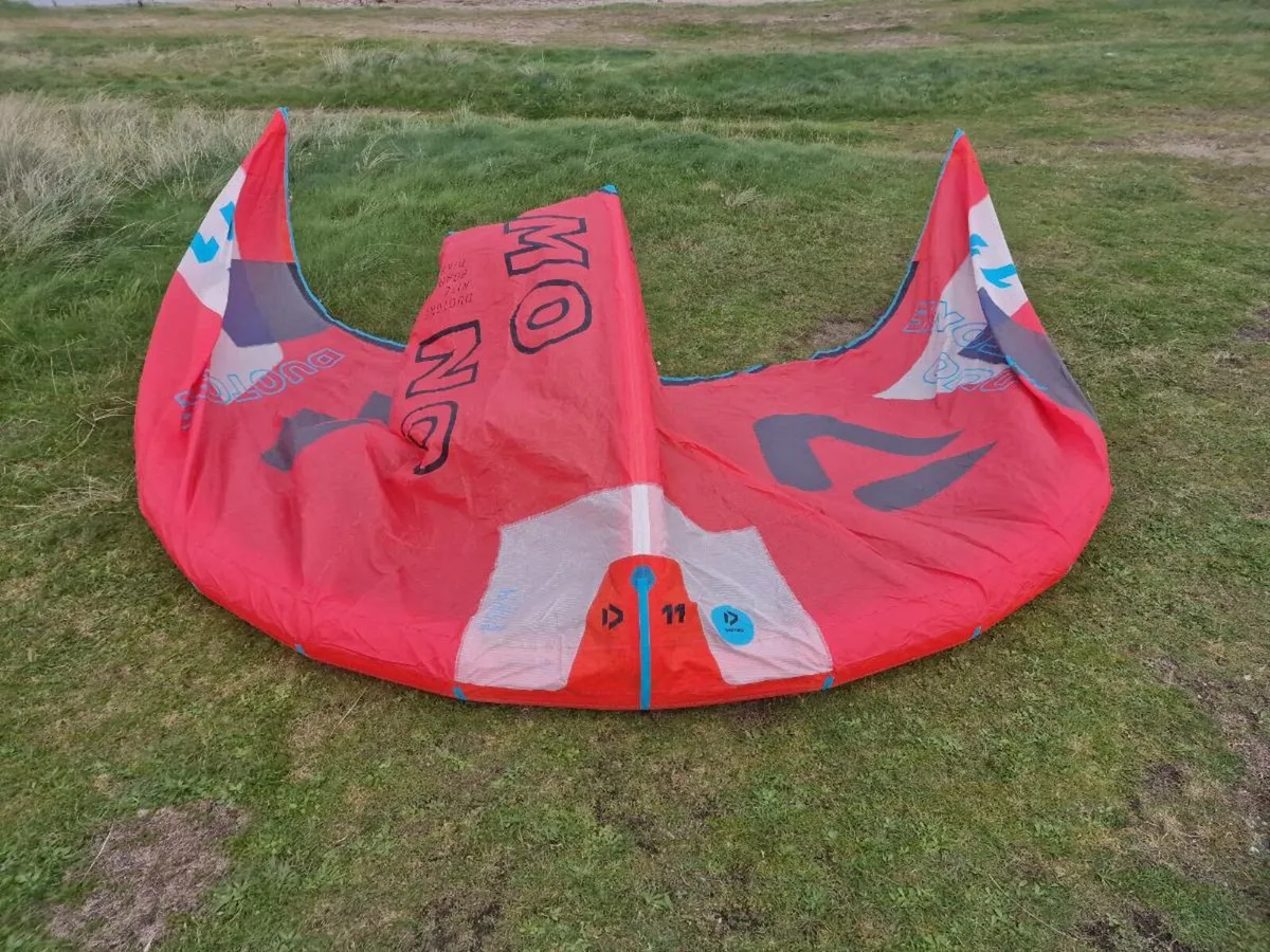Kitesurfing kite Duotone  Mono 11m - Image 1