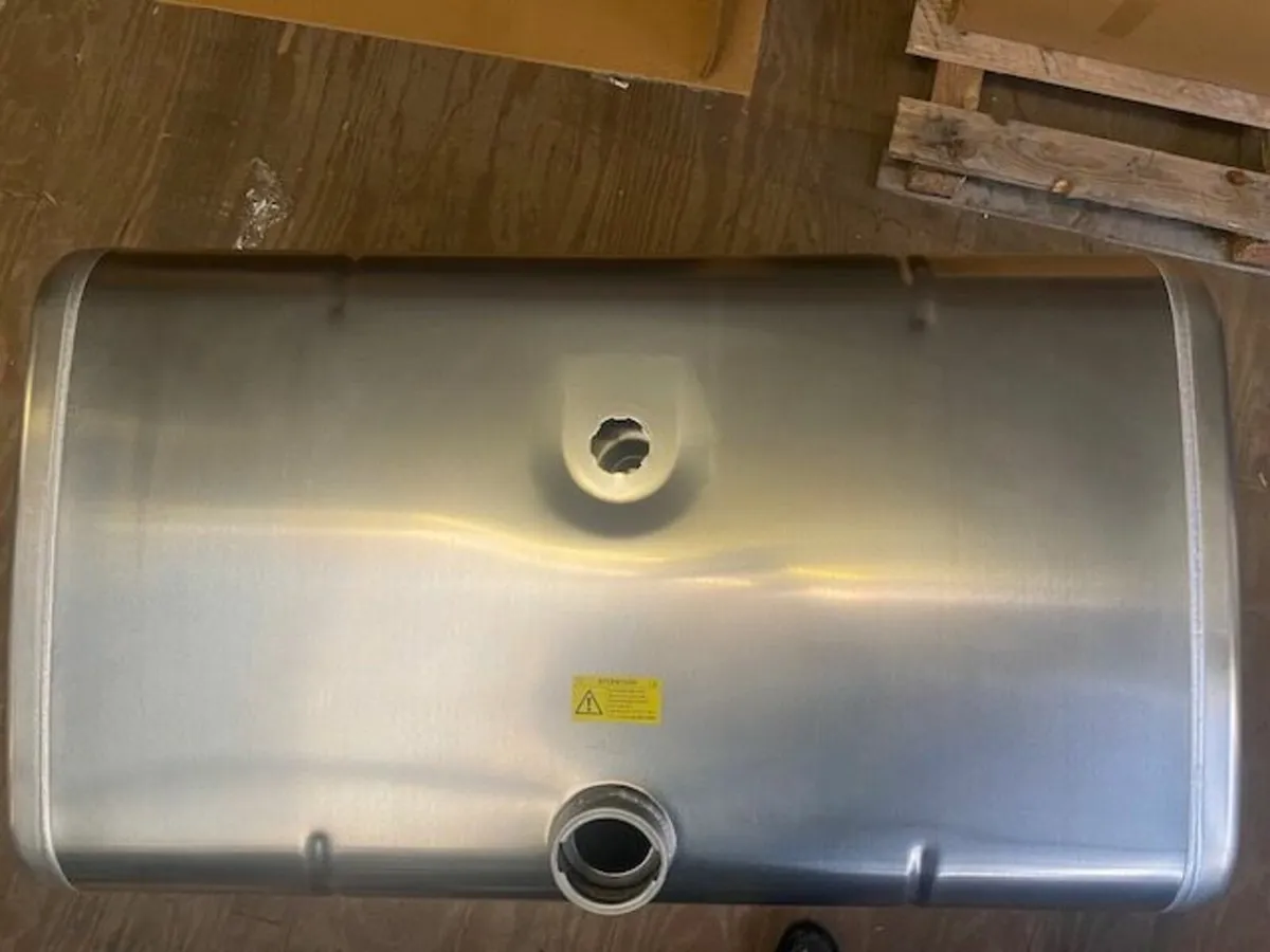 DAF 300L Aluminium Fuel Tank CF - Image 3