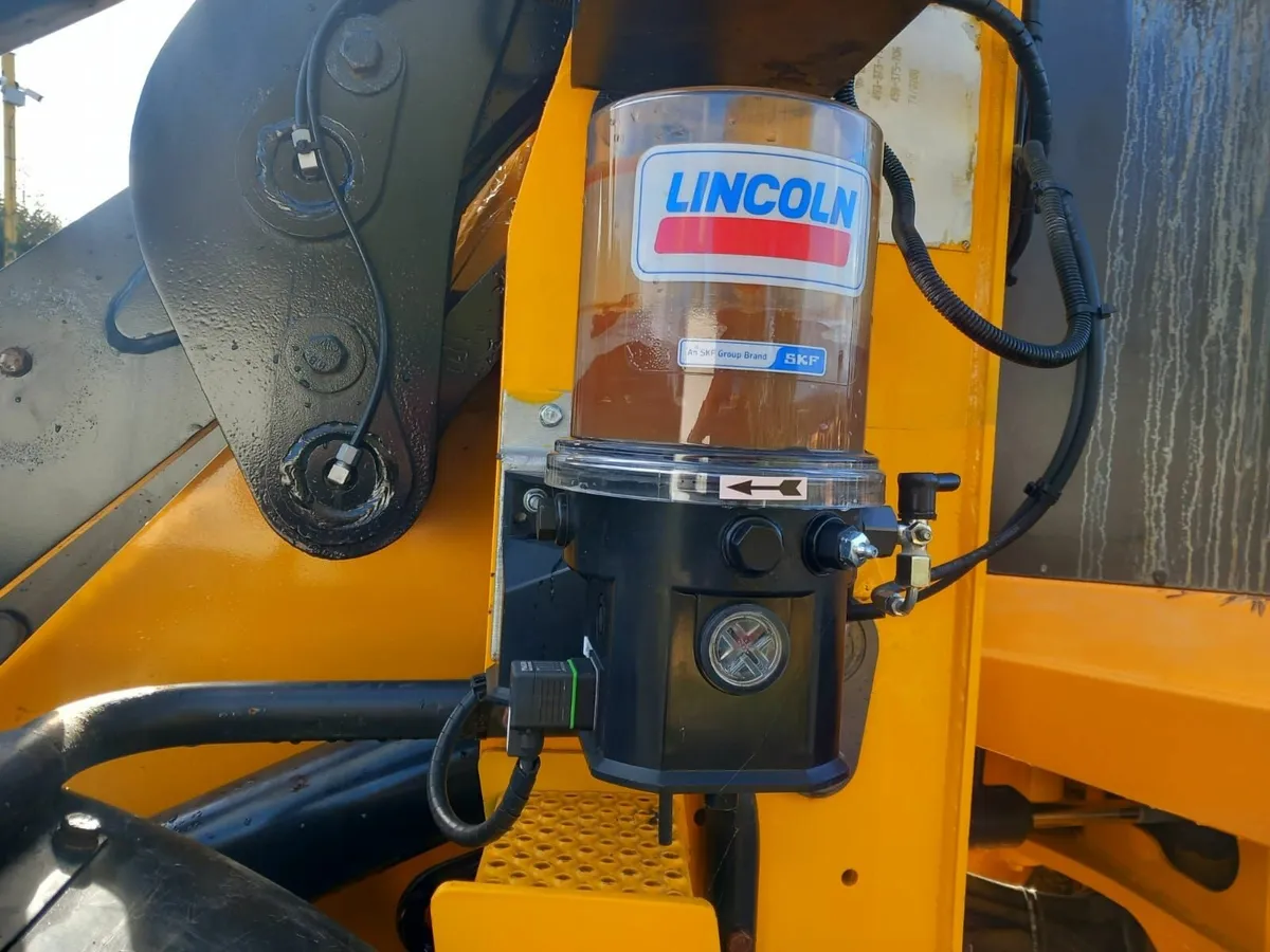 Jcb 411 - Image 2