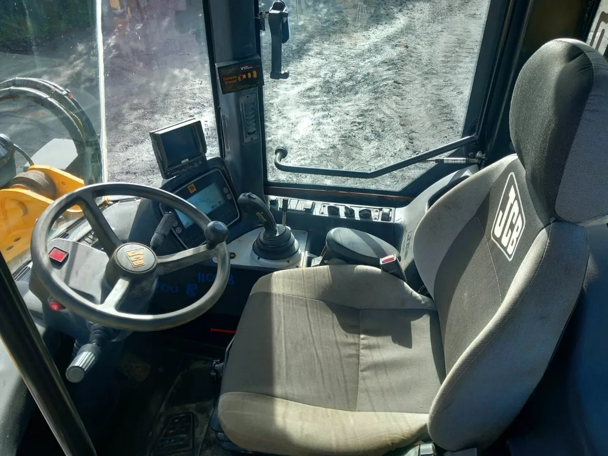 Jcb 411 - Image 2
