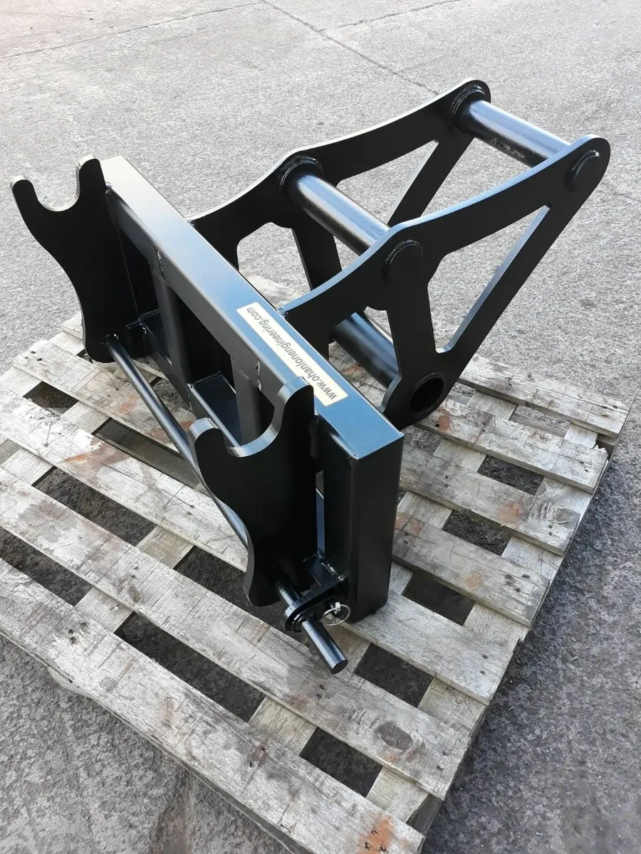 Digger to lift Manitou Adaptor/ Interchanger - Image 1