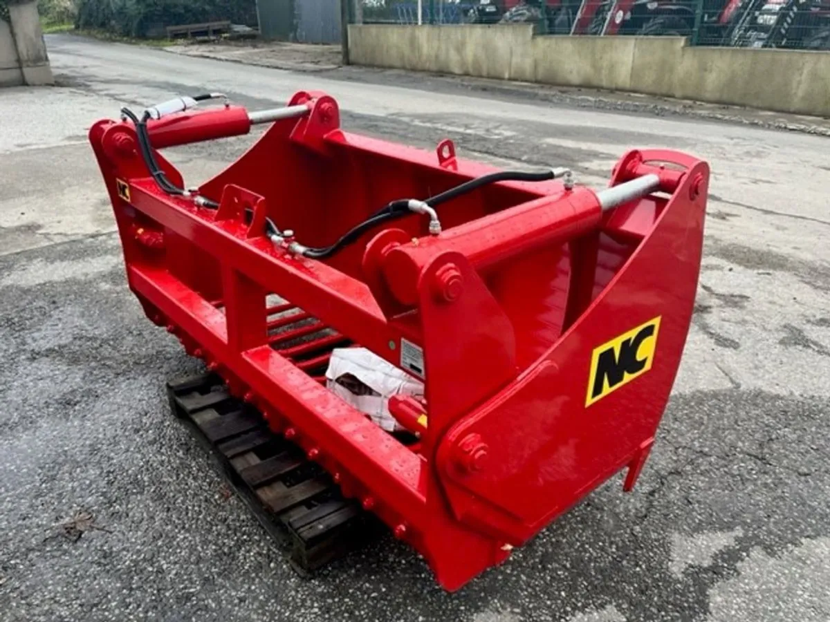 New NC 1.9m 2 Ram Shear Grabs - Image 2