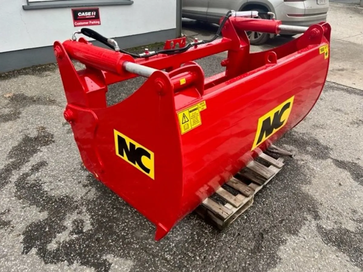 New NC 1.9m 2 Ram Shear Grabs - Image 4