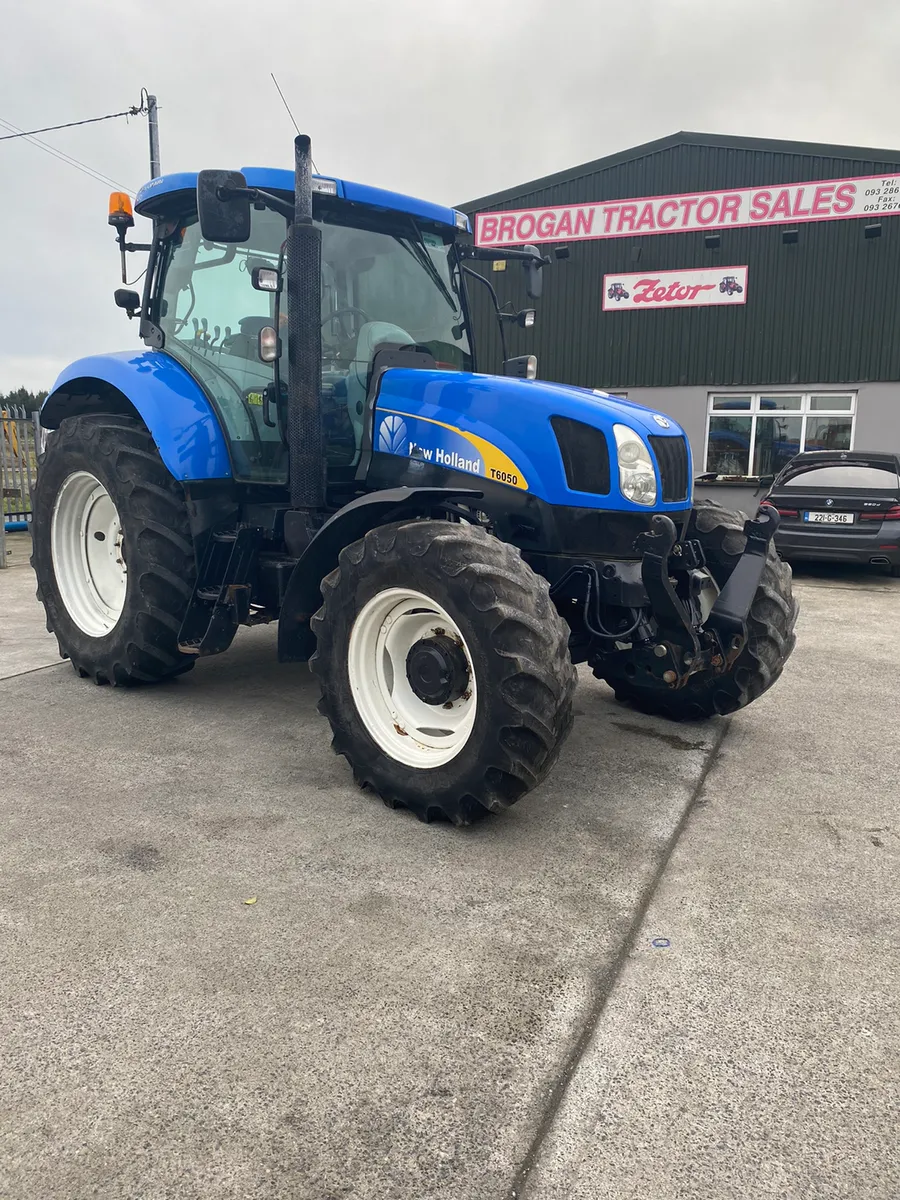 New Holland T6050