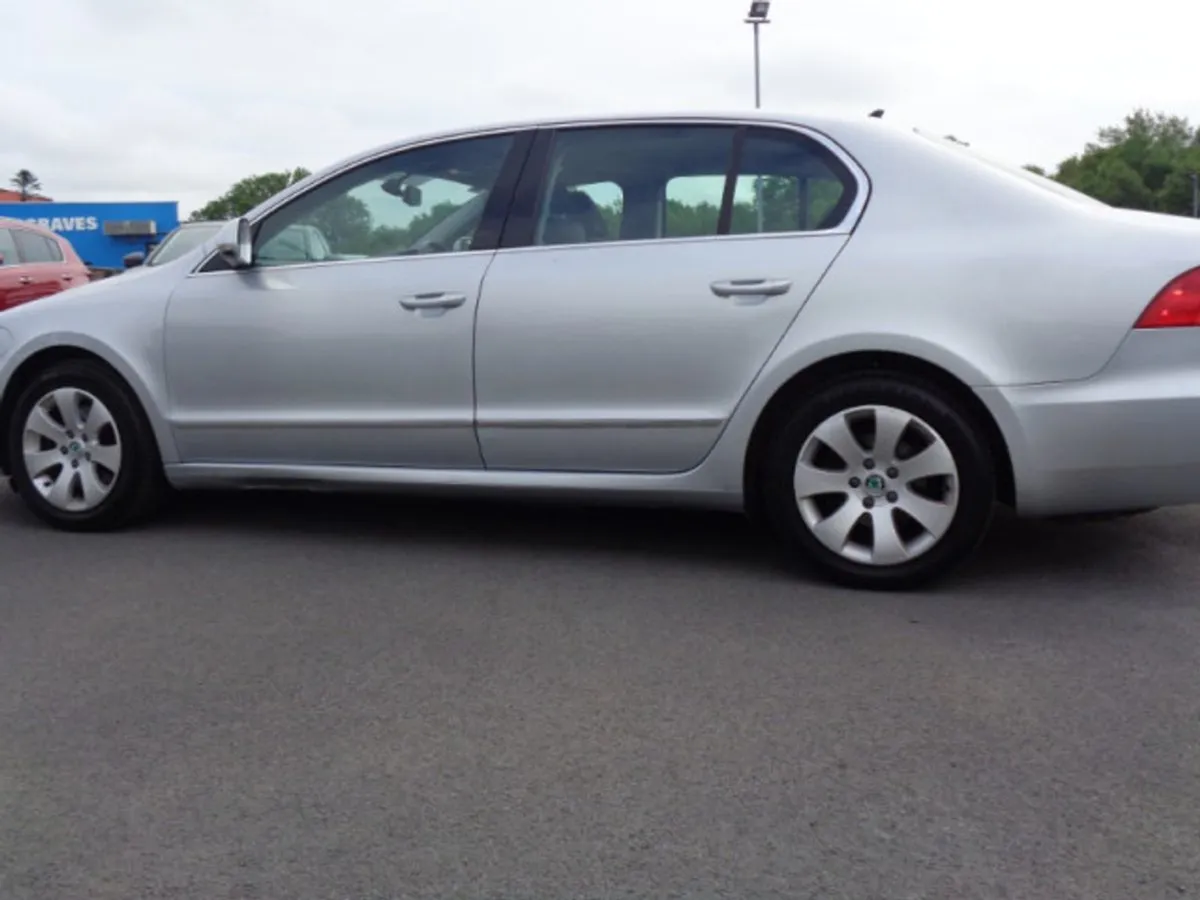 Skoda Superb AMB GL 1.6tdi 105HP 4DR - Image 4