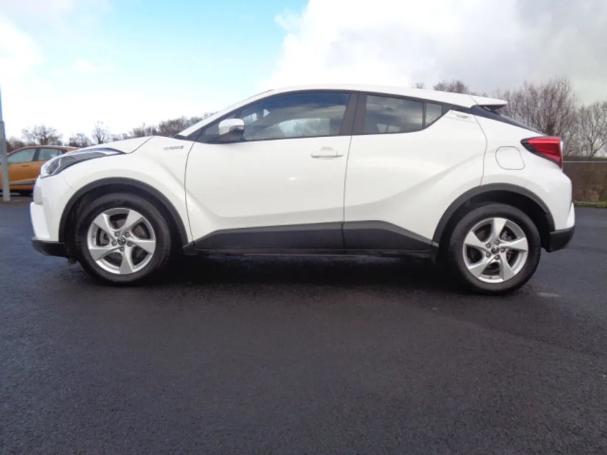 Toyota C-HR Icon - Image 3
