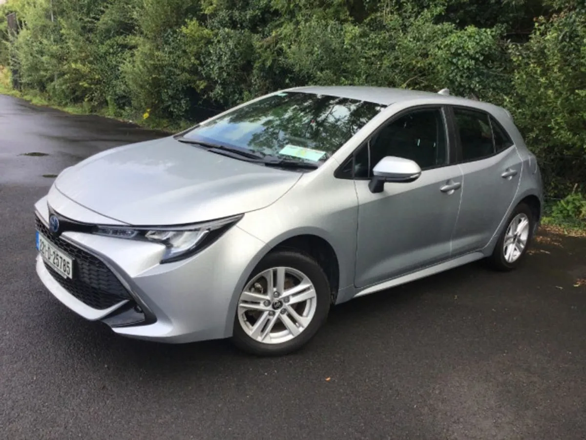 Toyota Corolla 1.8 Hybrid Luna Hatchback - Image 3