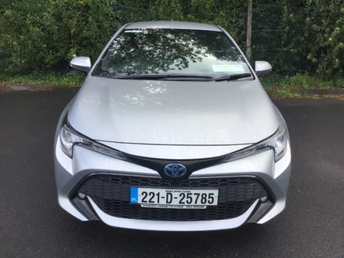 Toyota Corolla 1.8 Hybrid Luna Hatchback - Image 2