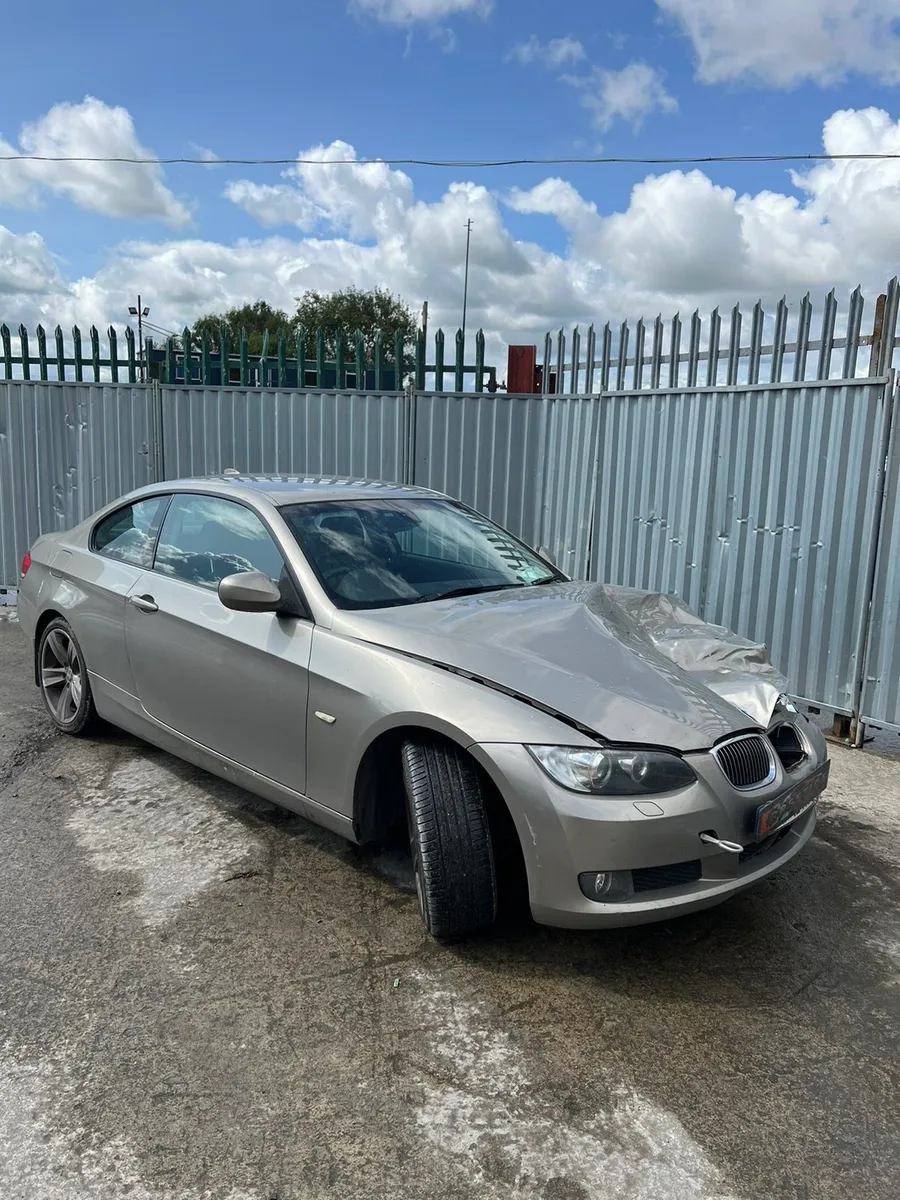 Breaking Bmw 320d e92 manual 2010 a53/8  n47d20 - Image 1