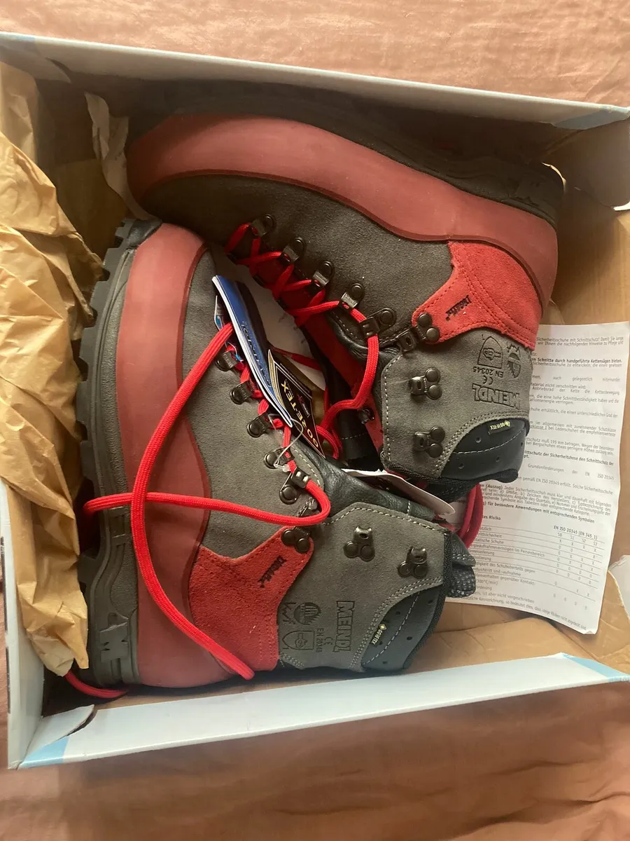New Miendl Chainsaw Boots size 41