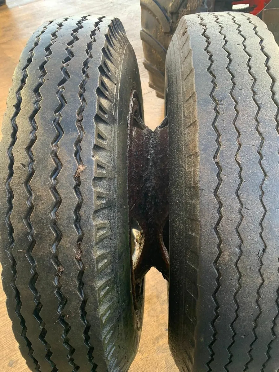 4 No. 700 x 20 x 10 Ply Trailer Tyres and Rims - Image 3