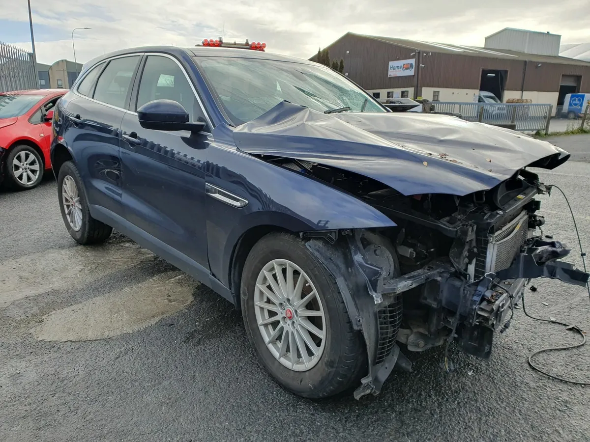 16 JAGUAR F-PACE  2.0 D RWD FOR BREAKING - Image 2