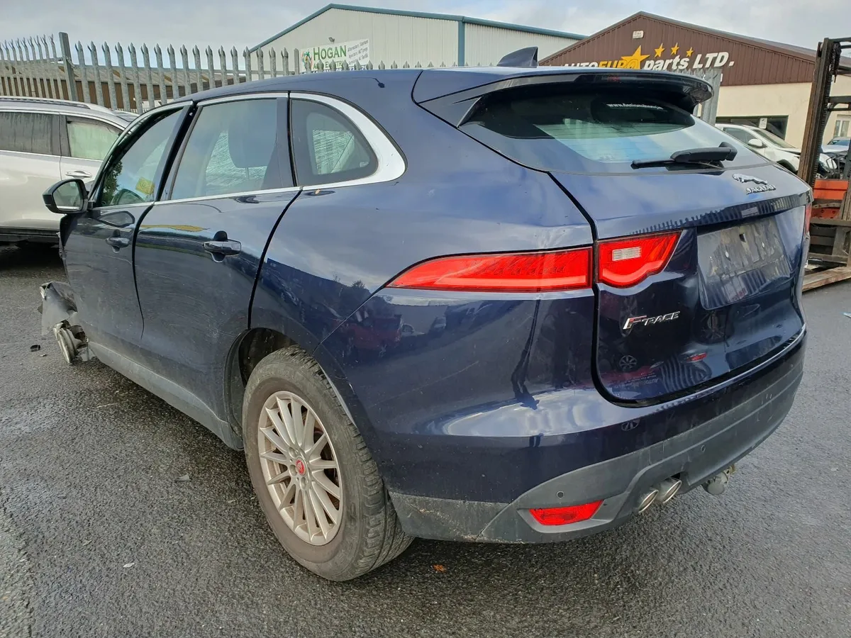 16 JAGUAR F-PACE  2.0 D RWD FOR BREAKING - Image 3