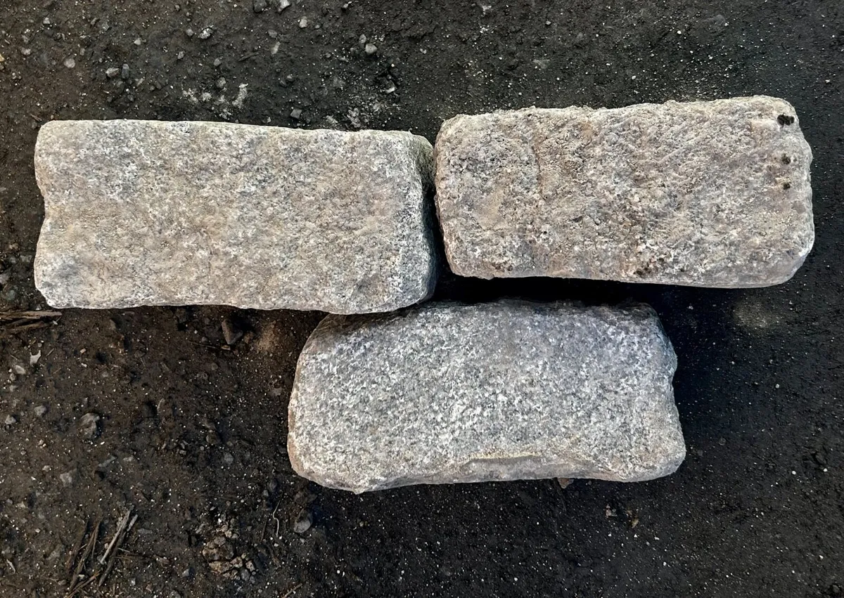 Reclaimed Silver Granite Cobbles - Image 3