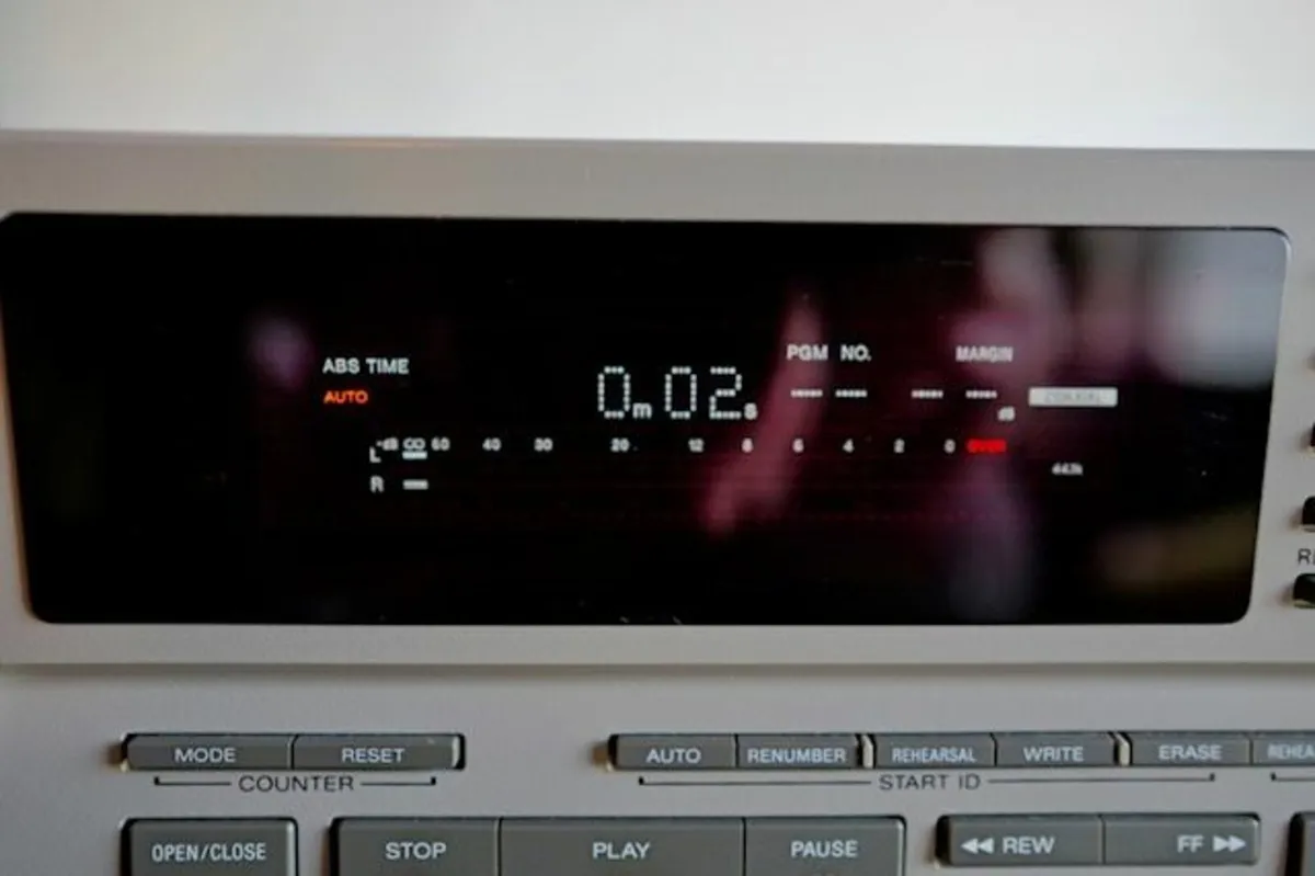 Sony PCM-2800 Professional DAT Deck & VIDEO DEMO! - Image 4