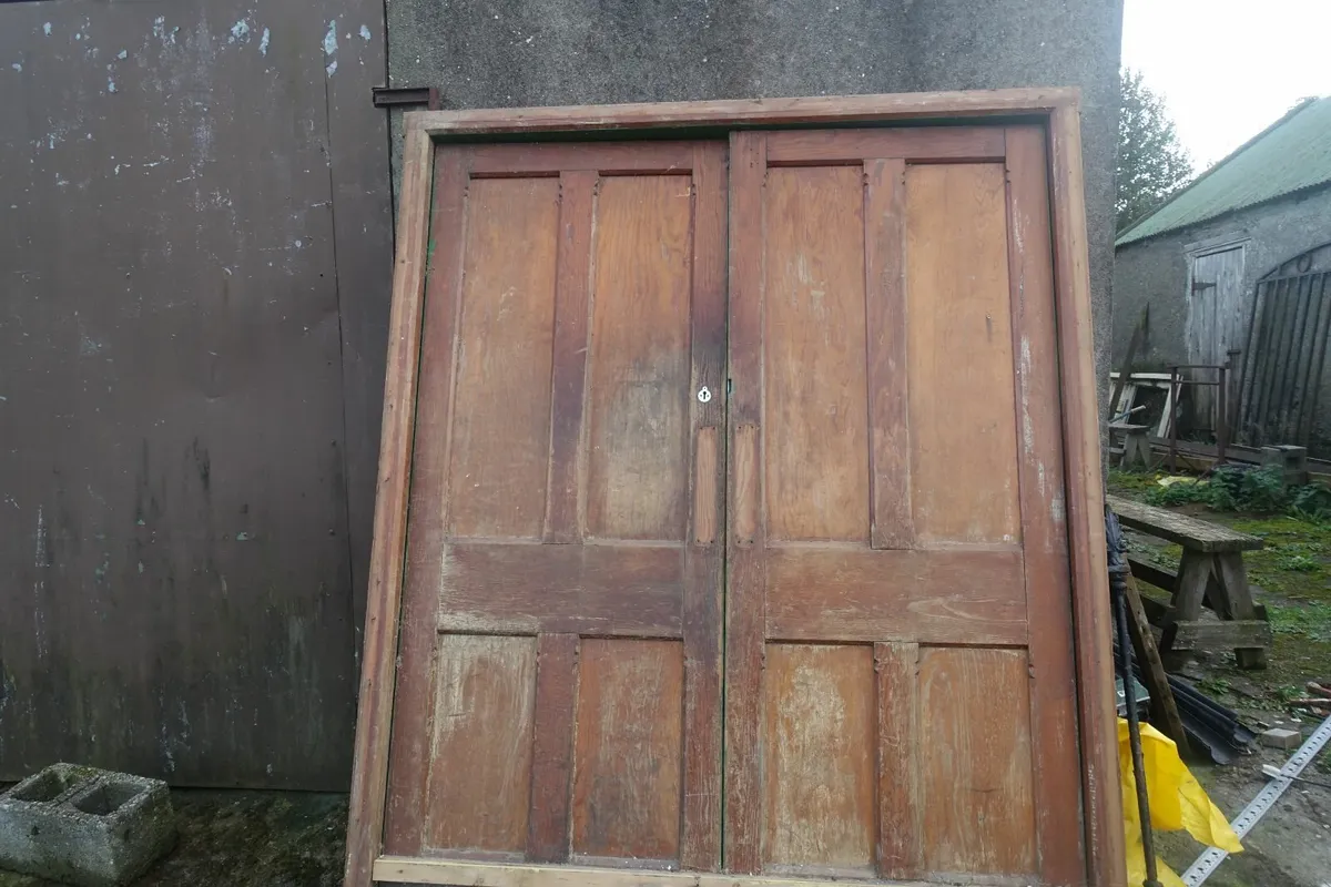 Pair of Pitch pine doors in frame - Image 2