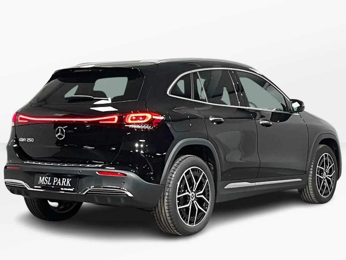 Mercedes-Benz EQA 350  High Spec - 19 Inch Alloys - Image 3