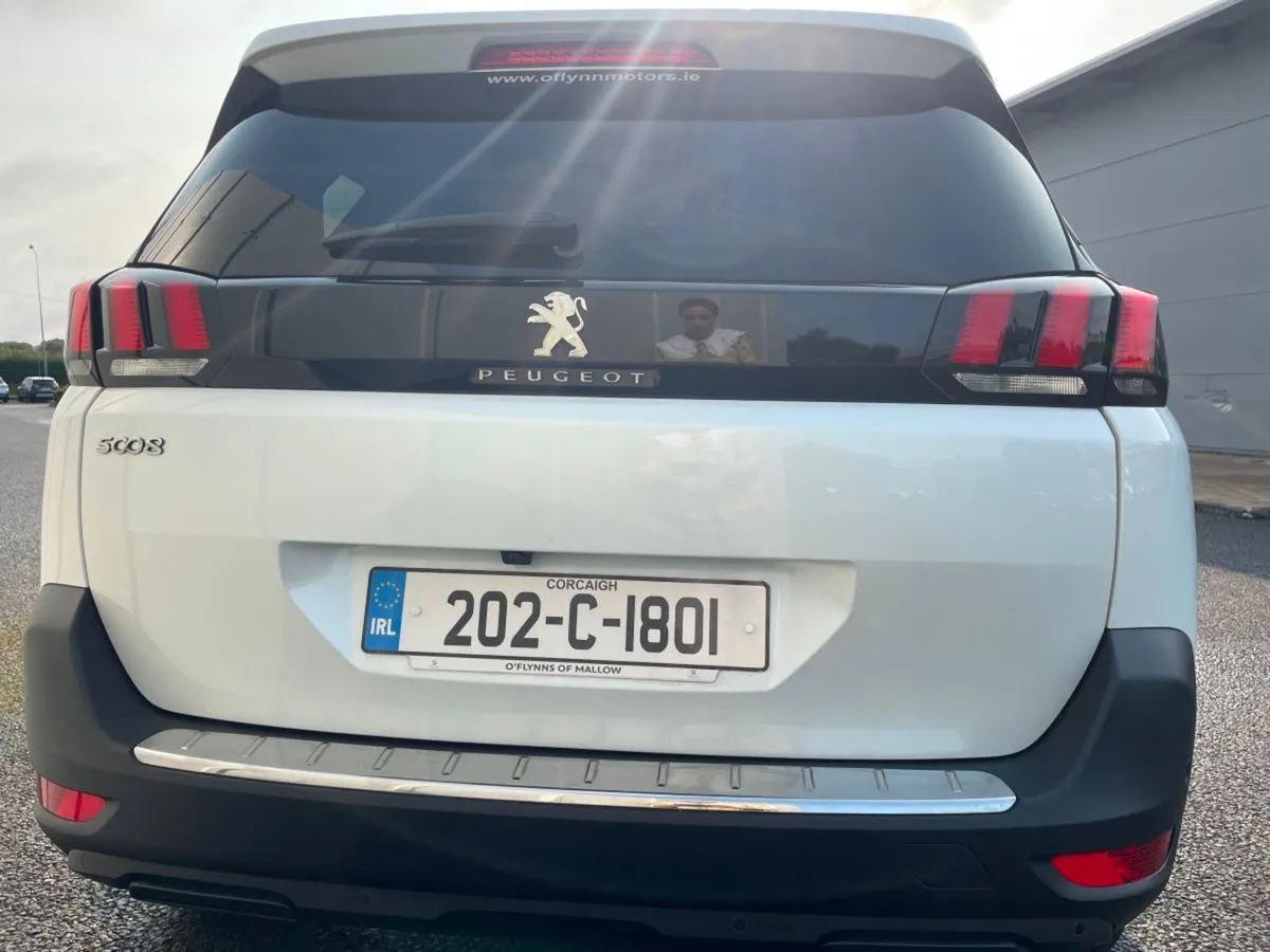 Peugeot 5008 1.2 Puretech 130bhp Allure - Image 3