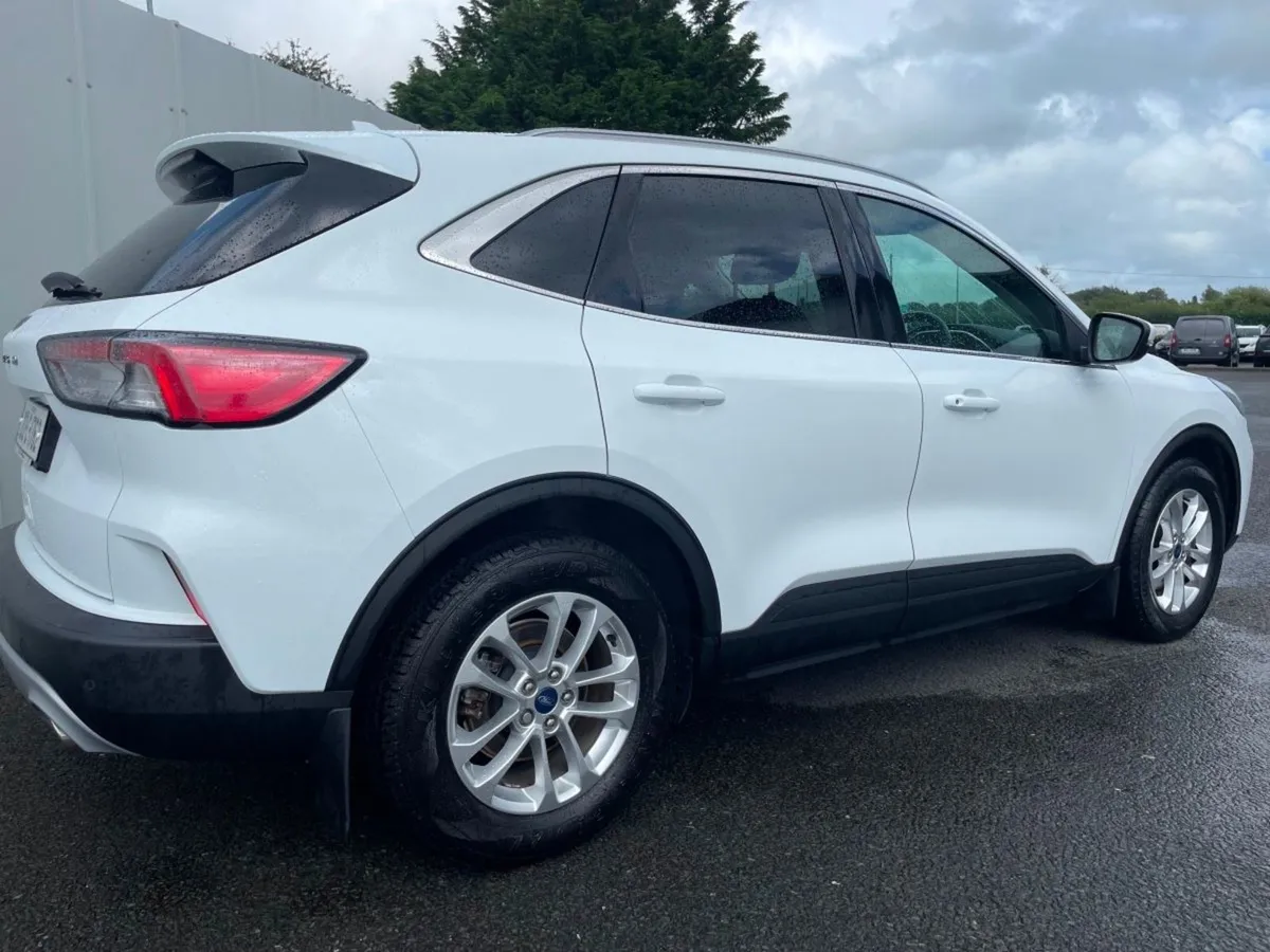 Ford Kuga 1.5 Ecoblue 120PS Titanium - Image 3