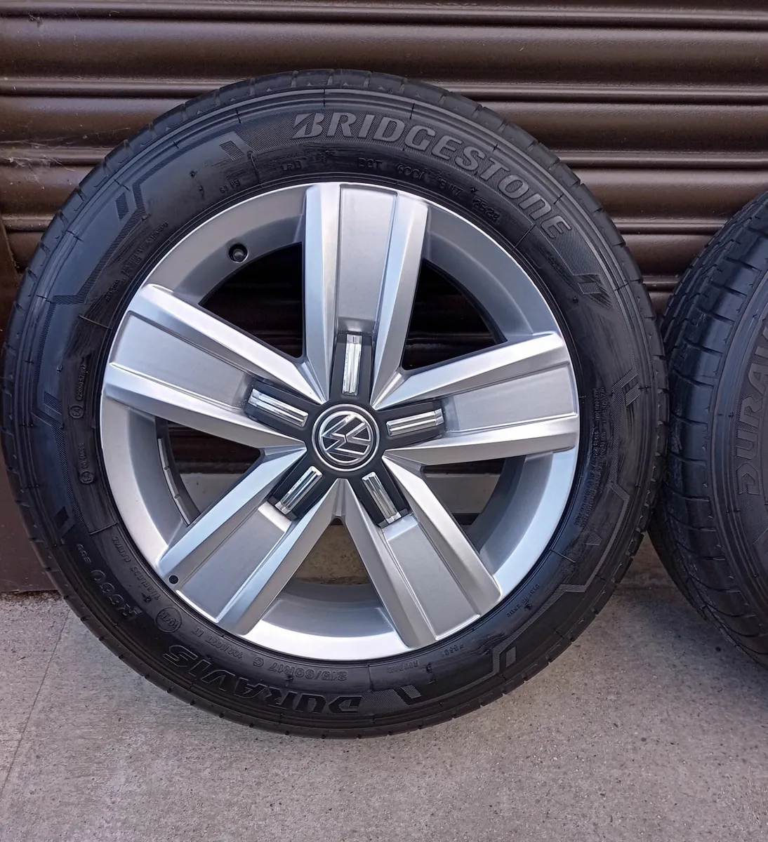 VW T6.1 (New 24)Transporter Genuine 17"Alloys - Image 2