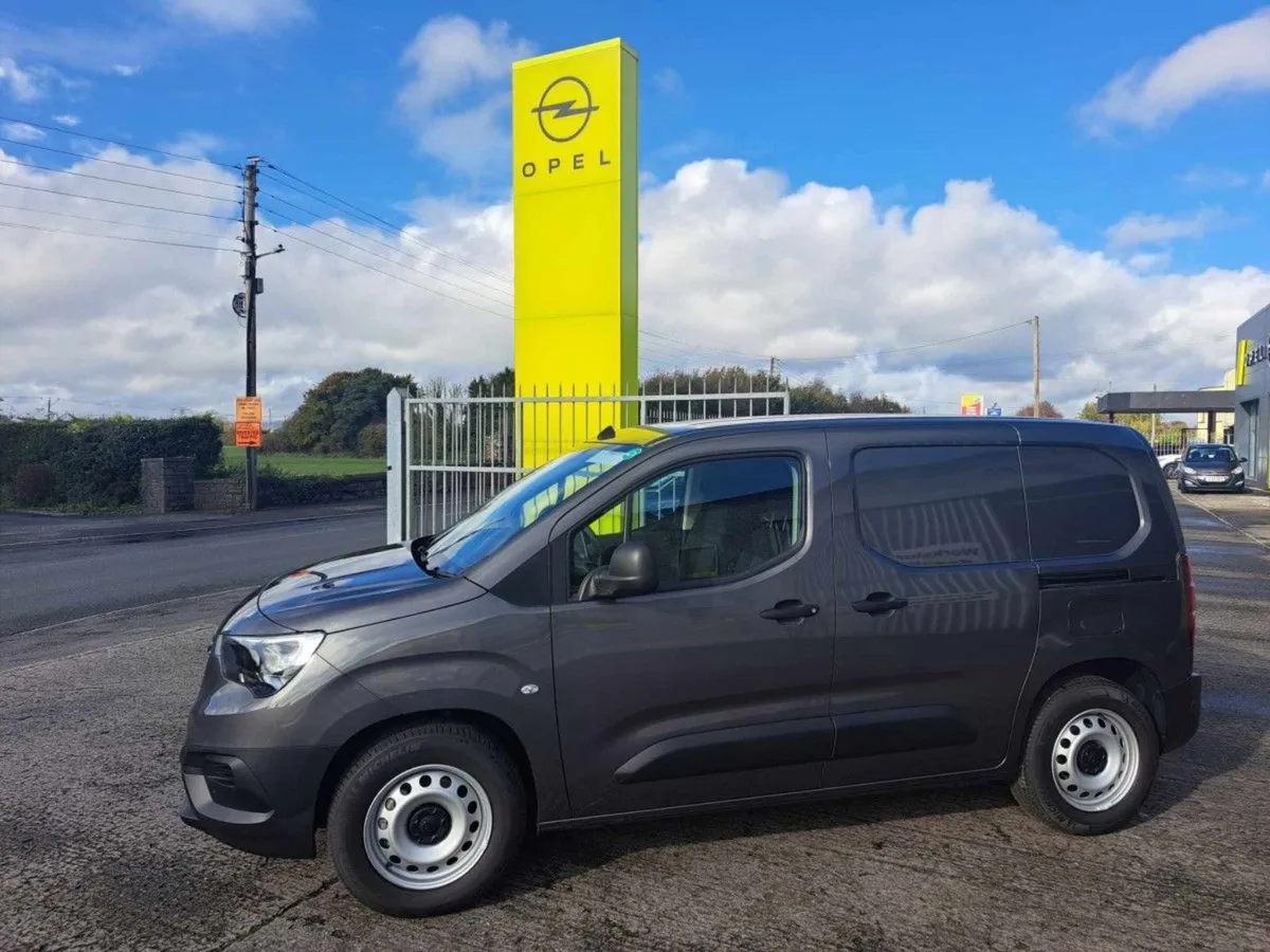 2025 Opel Combo E Combo 330KMS - Image 2