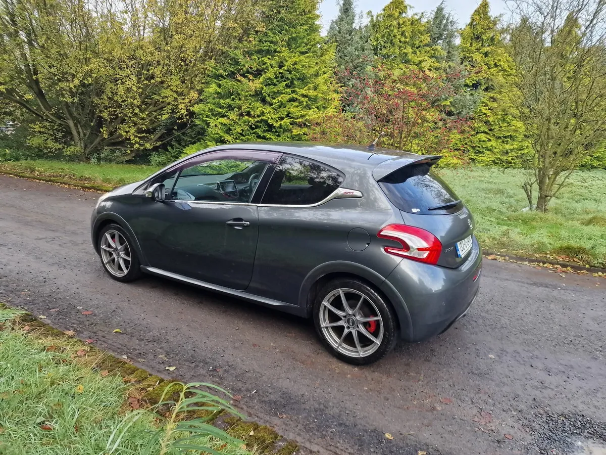 132 PEUGEOT 208 1.6GTI - Image 4