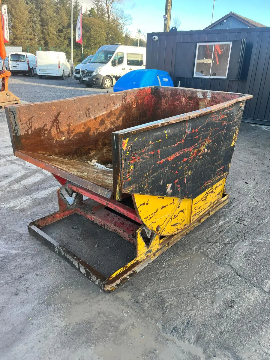 Tipping Skip - Image 1