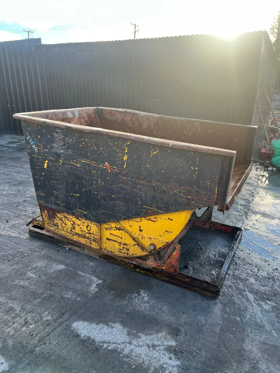 Tipping Skip - Image 2