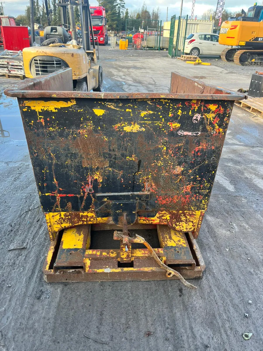 Tipping Skip - Image 3