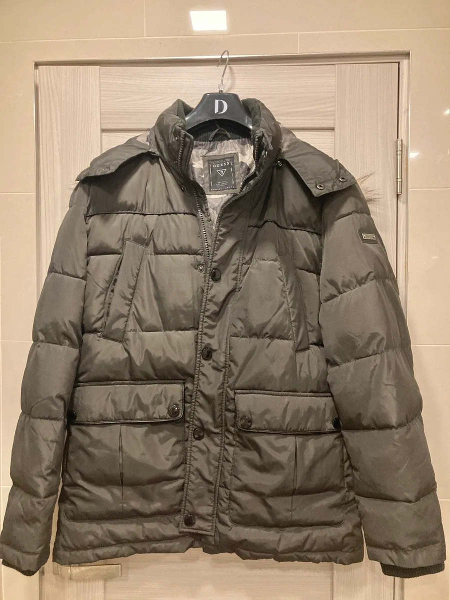 GUESS gents winter puffer jacket, size L - Image 4