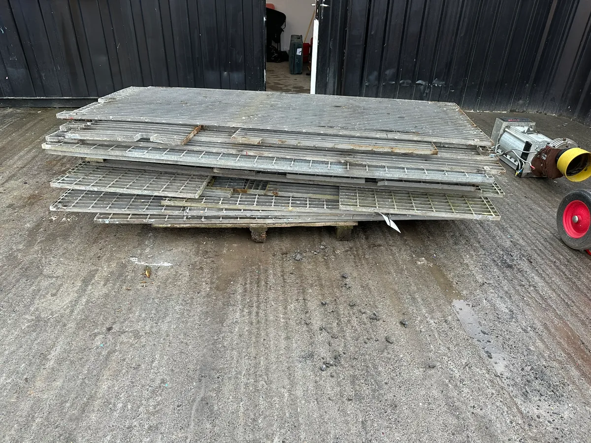 Job lot Mezzanine Galvanised Mesh Grate