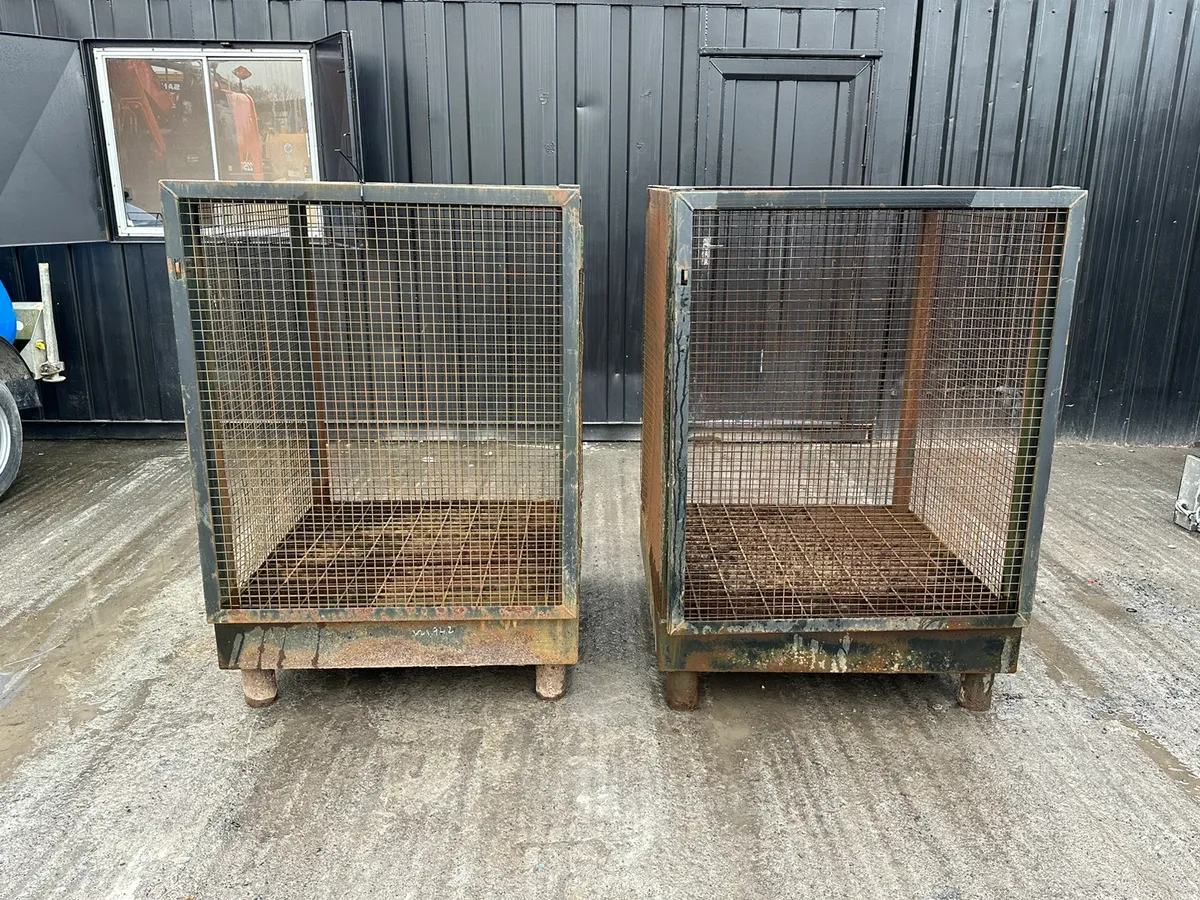 Mesh Cages with Drip trays