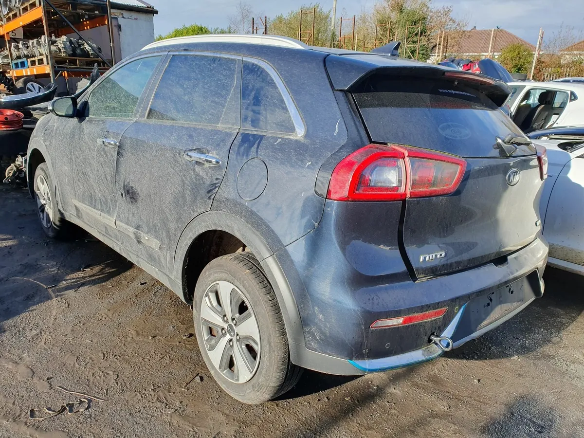 18 KIA NIRO 1.6 HYBRID AUTO FOR BREAKING - Image 3