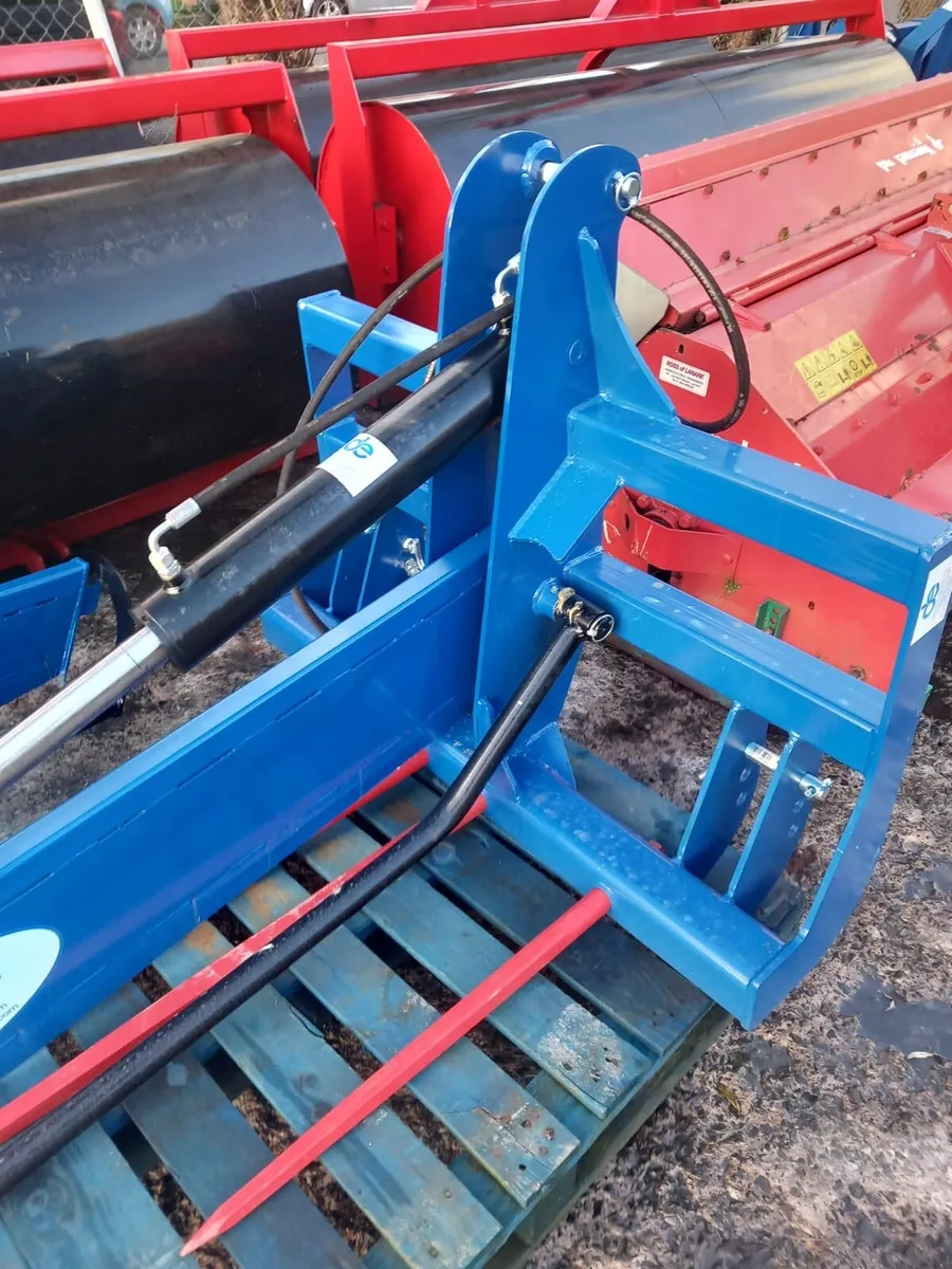 New Dowd Bale splitters - Image 2