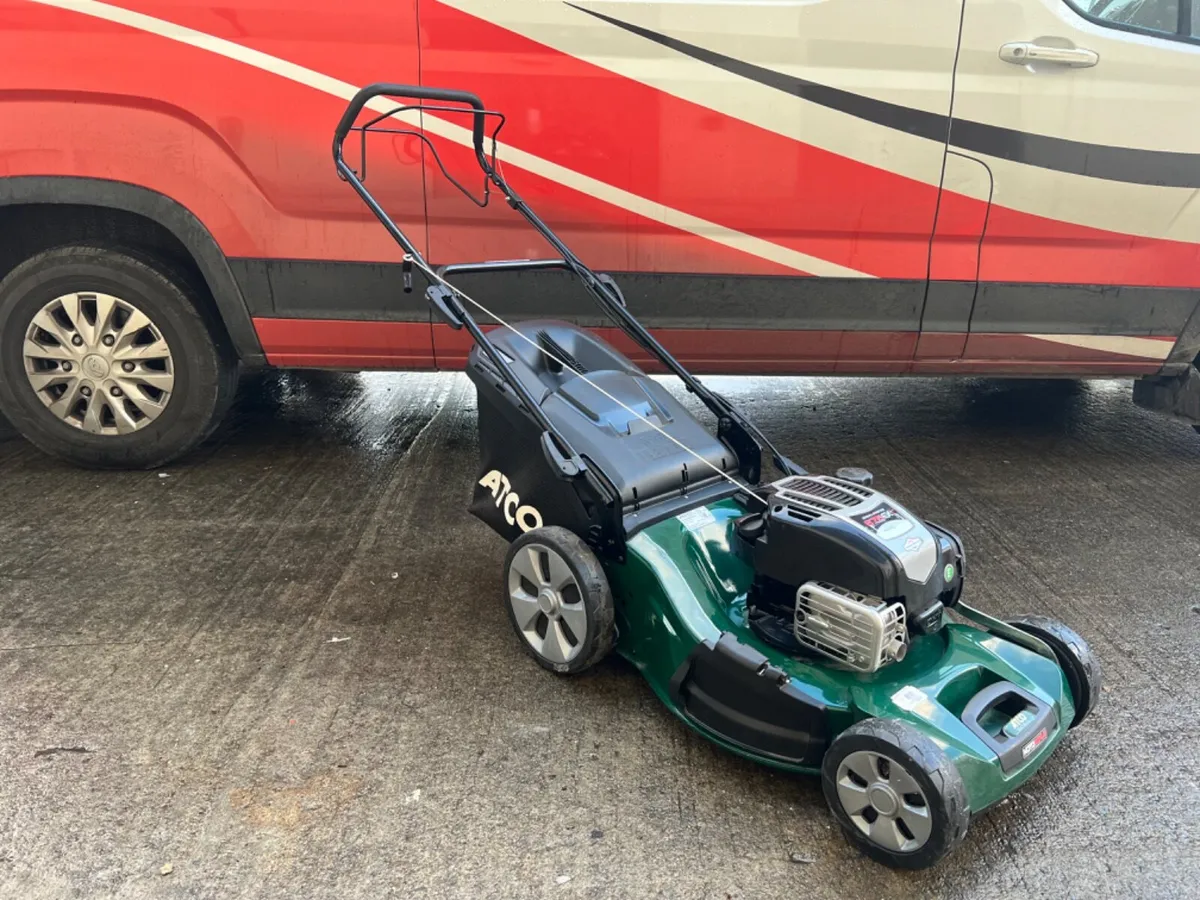 Atco Quattro 22S Petrol Lawnmower - Image 2