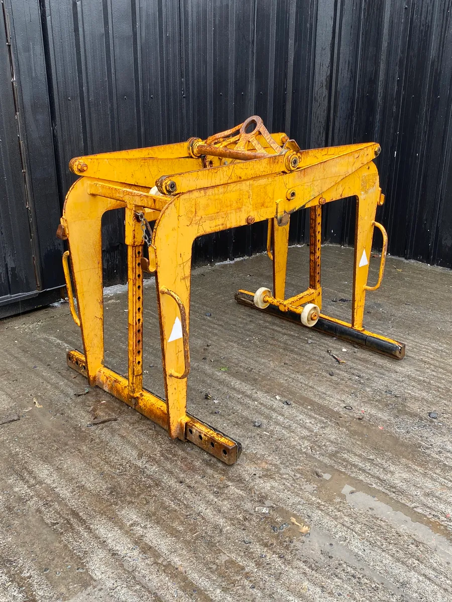 Block Grab - Image 1