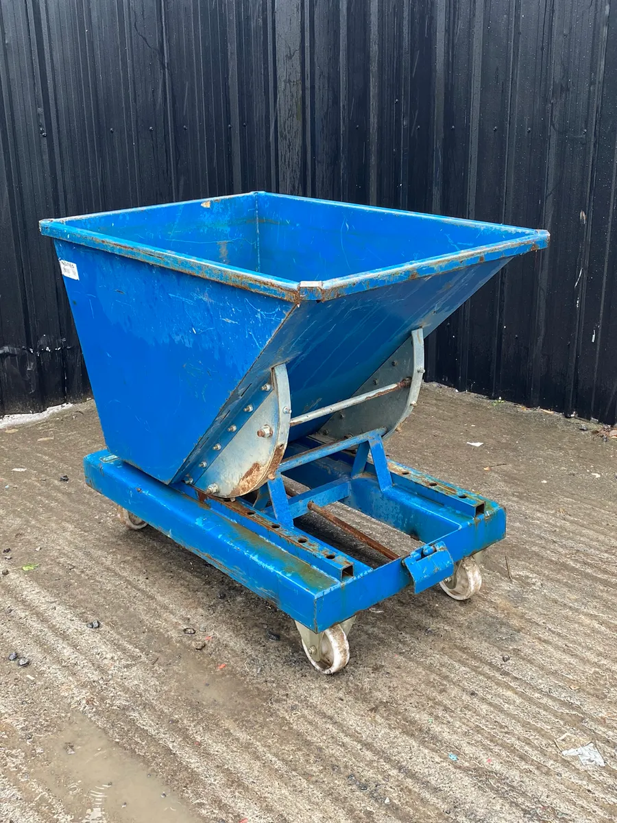 Tipping Skip - Image 1