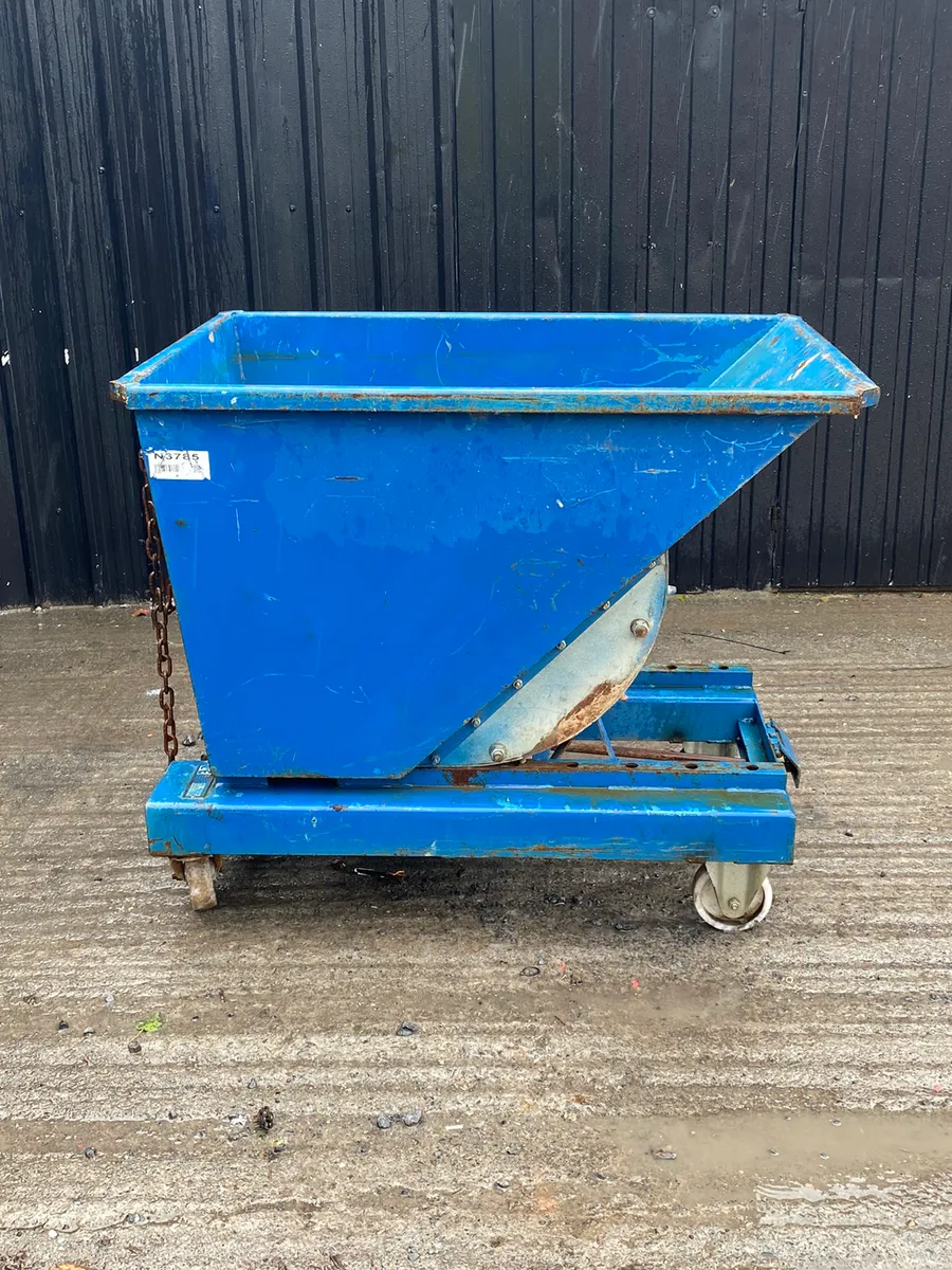 Tipping Skip - Image 2