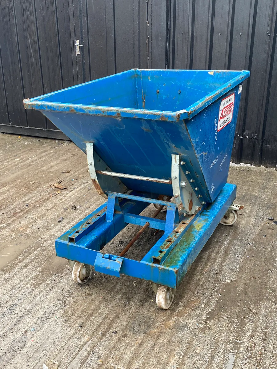 Tipping Skip - Image 3