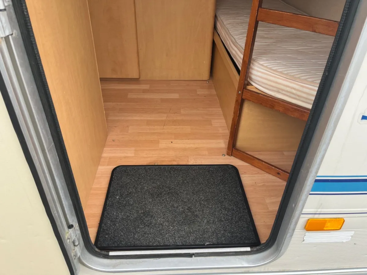 2004 BAILEY RANGER 550 6 BERTH FIXED BUNK BED MOD - Image 4