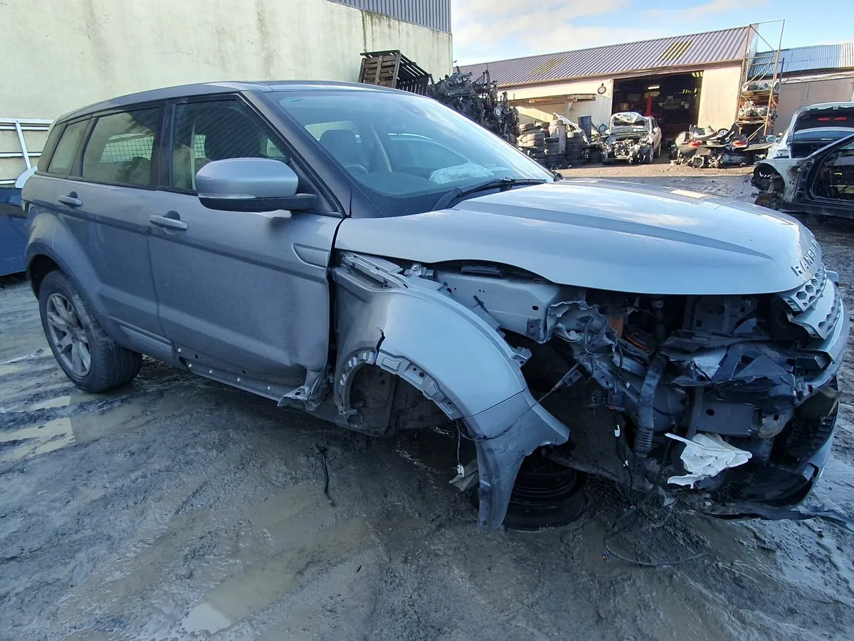 13 LAND ROVER EVOQUE 2.2 D FOR BREAKING - Image 2
