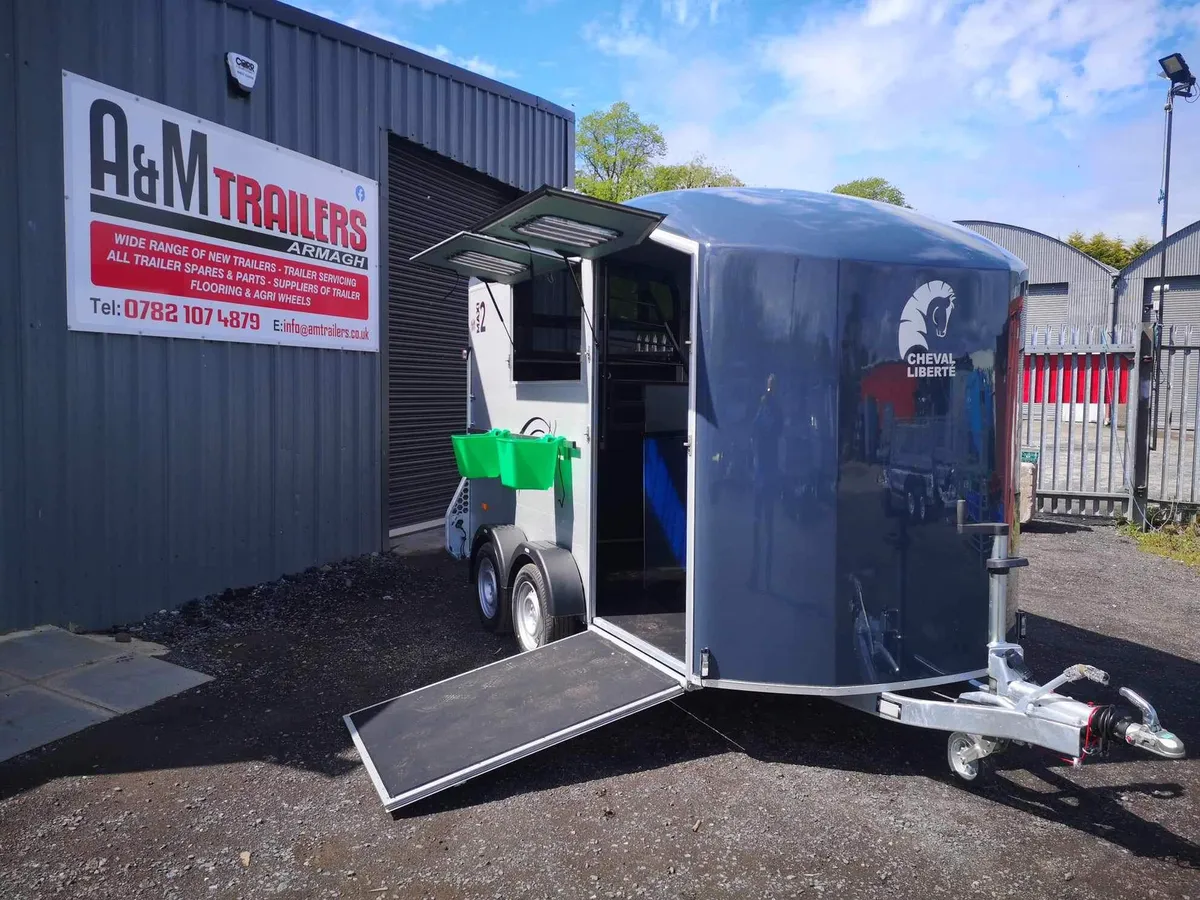 Cheval horse box trailers