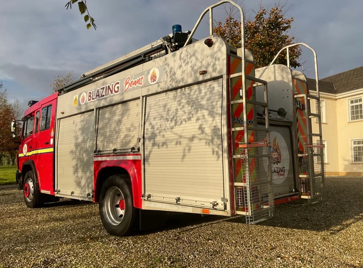 Mercedes 1324 FireTruck/Coffee Truck - Image 4