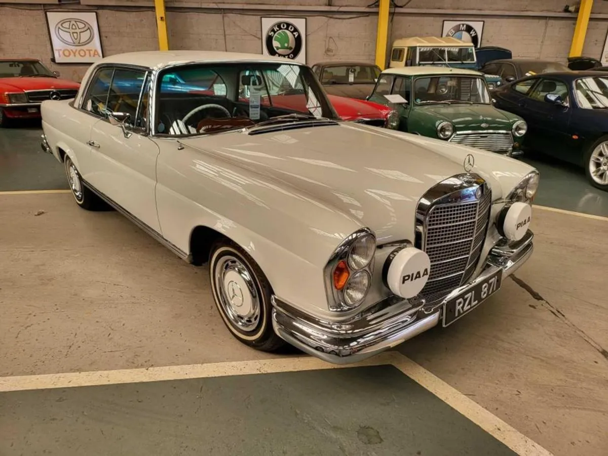 Mercedes-Benz S-Class 280 SEB Stunning Original I