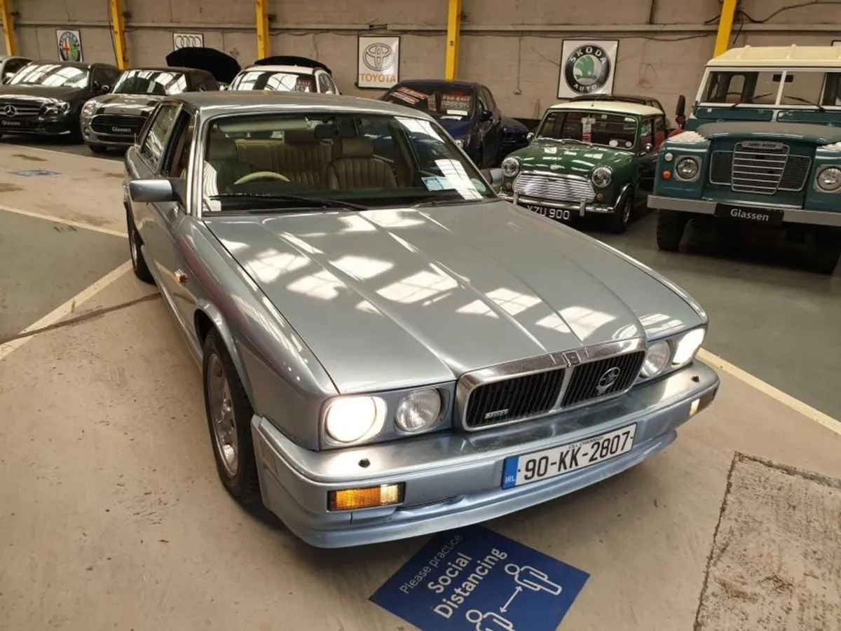 Jaguar XJ Series Stunning Rare Car// Superb Colou - Image 2