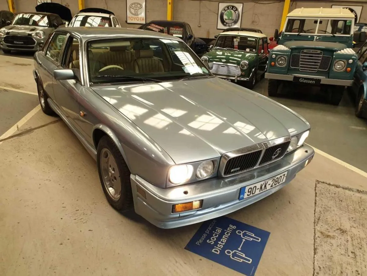 Jaguar XJ Series Stunning Rare Car// Superb Colou - Image 4