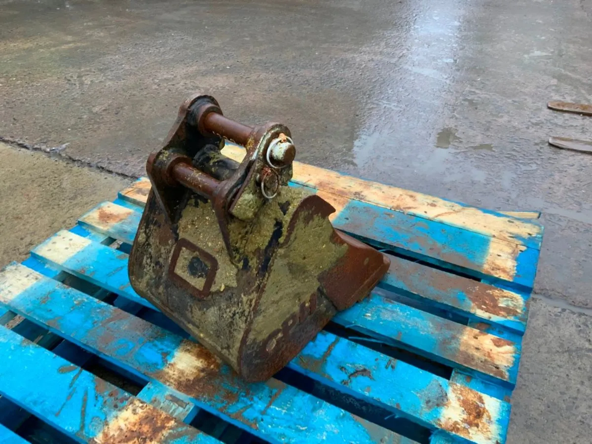 12" MINI DIGGER BUCKET.......30mm PINS.......1212 - Image 3