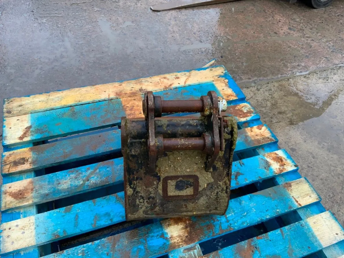 12" MINI DIGGER BUCKET.......30mm PINS.......1212 - Image 4