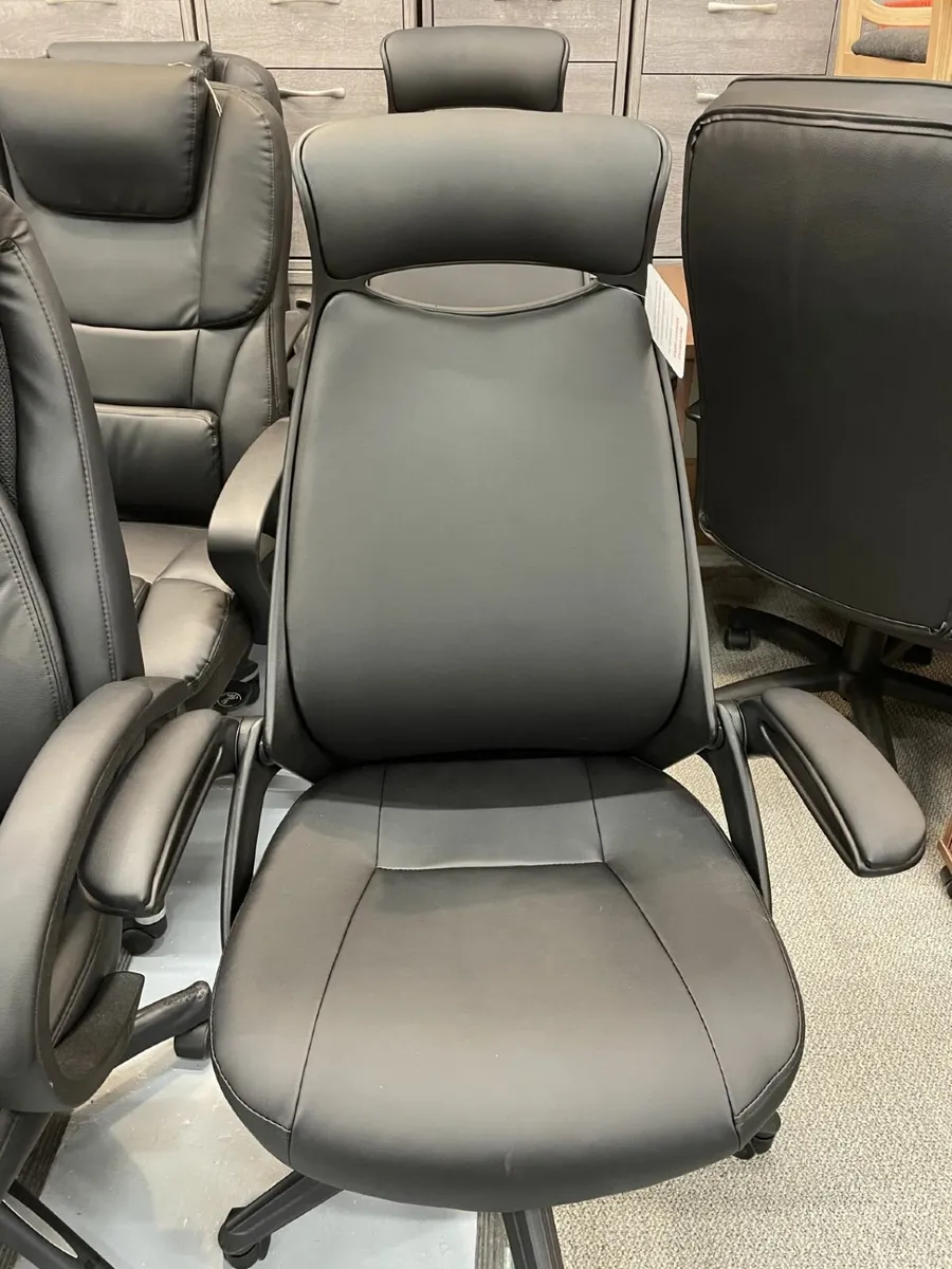 OFFICE FURNITURE QUALITY LEATHER SWIVEL CHAIRS - Image 3