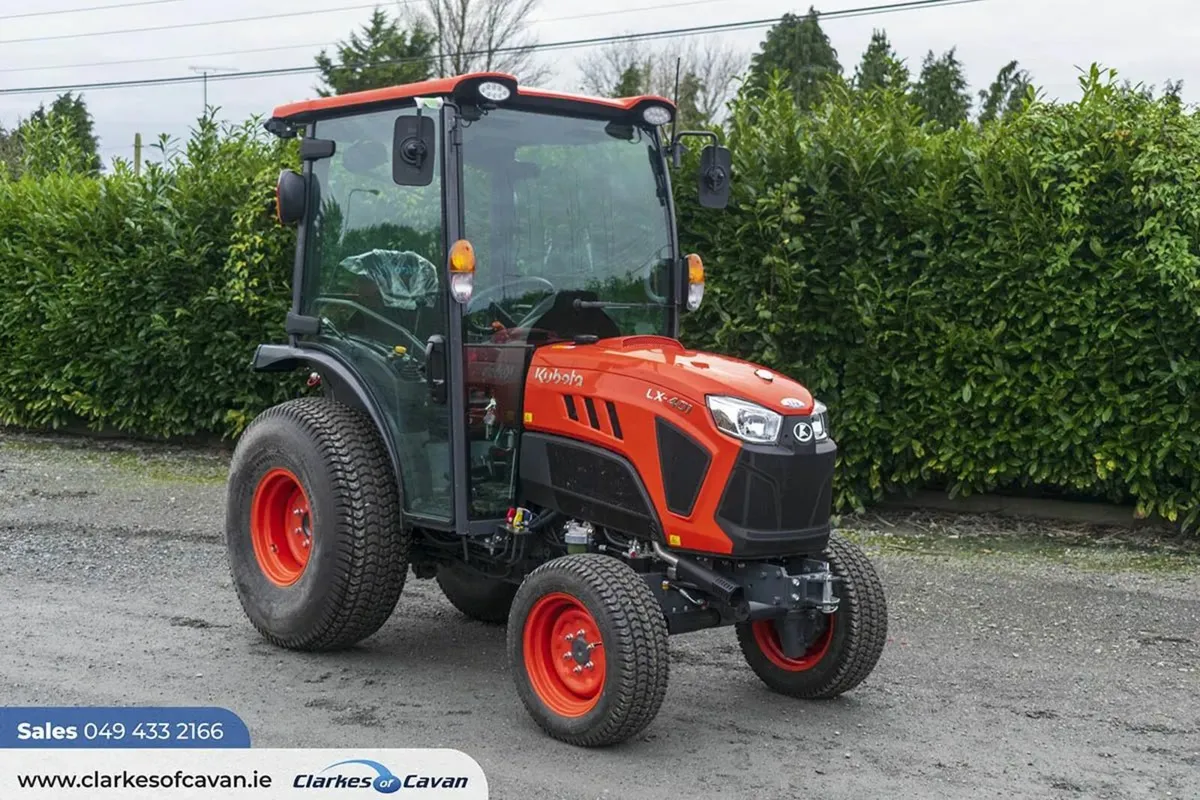 Kubota LX401 Compact Tractor - Image 3